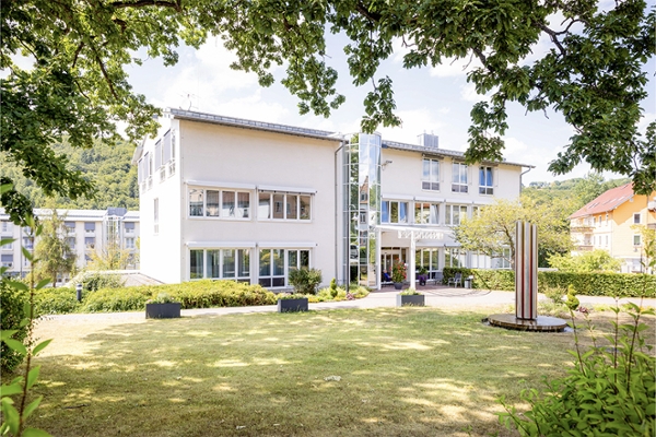Außenansicht der Sinntalklinik, Bad Brückenau. Außenansicht der Sinntalklinik, Bad Brückenau.